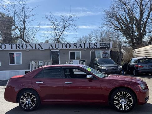 Used 2014 Chrysler 300 S image 6