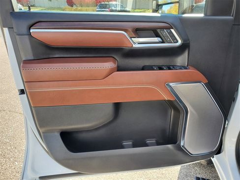 Used 2024 GMC Sierra 2500 Denali Ultimate w/ Max Trailering Package image 9