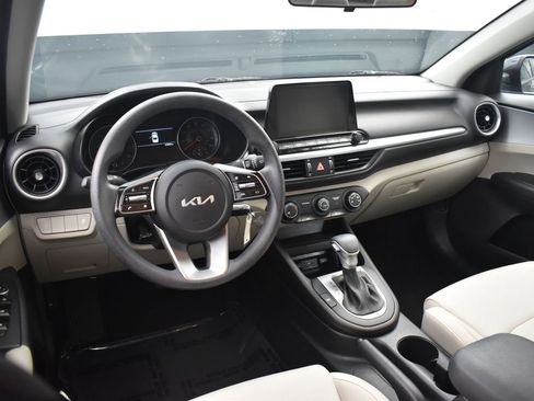 Certified 2023 Kia Forte LXS FWD image 11