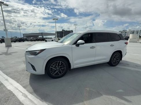 Certified 2024 Lexus TX 350 FWD w/ Technology Package image 4