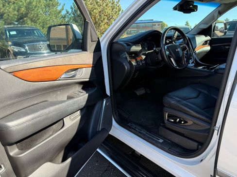 Used 2016 Cadillac Escalade Premium image 14