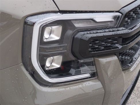 New 2025 Ford Ranger Lariat w/ Black Appearance Package image 10