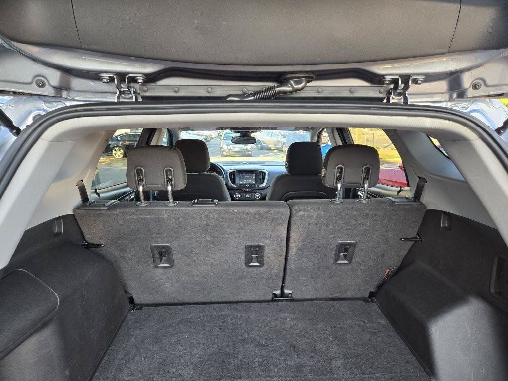 Used 2020 GMC Terrain SLE w/ Driver Convenience Package AWD/4WD image 16