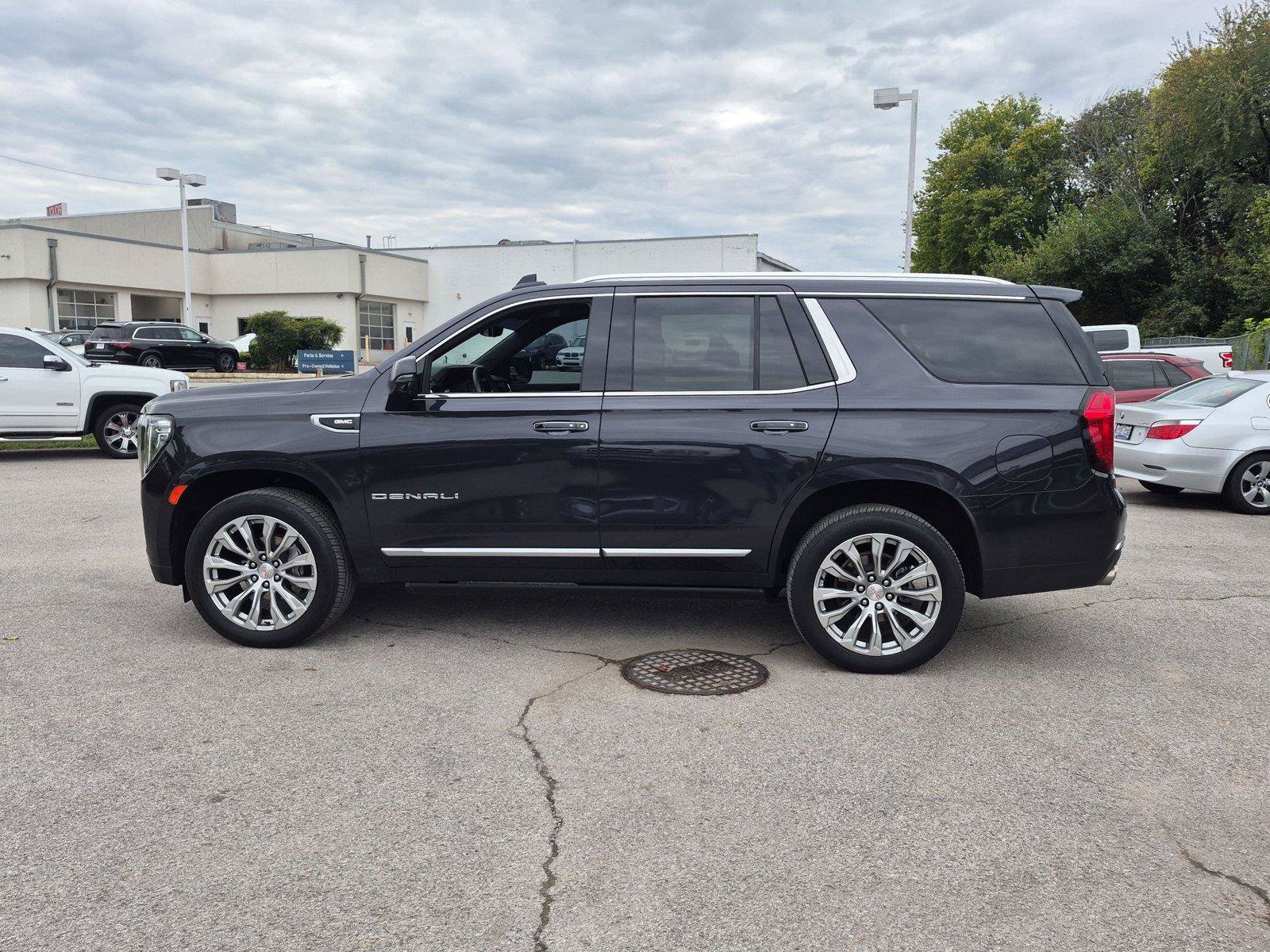 Used 2024 GMC Yukon Denali AWD/4WD image 2