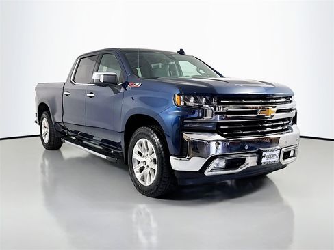 Used 2020 Chevrolet Silverado 1500 LTZ w/ LTZ Premium Package image 3