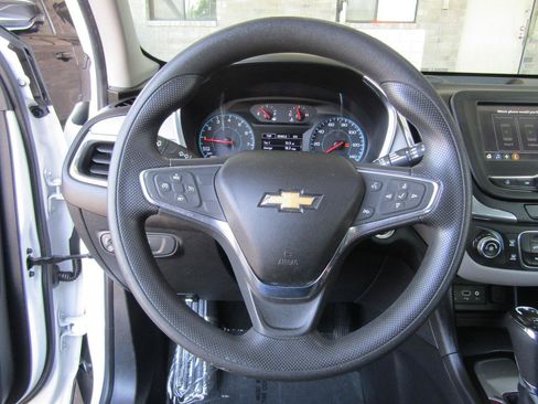 Used 2019 Chevrolet Equinox LS FWD image 13