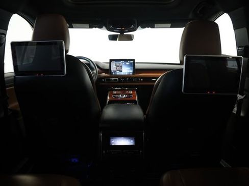 Used 2022 Lincoln Aviator Grand Touring w/ Equipment Group 301A AWD/4WD image 43