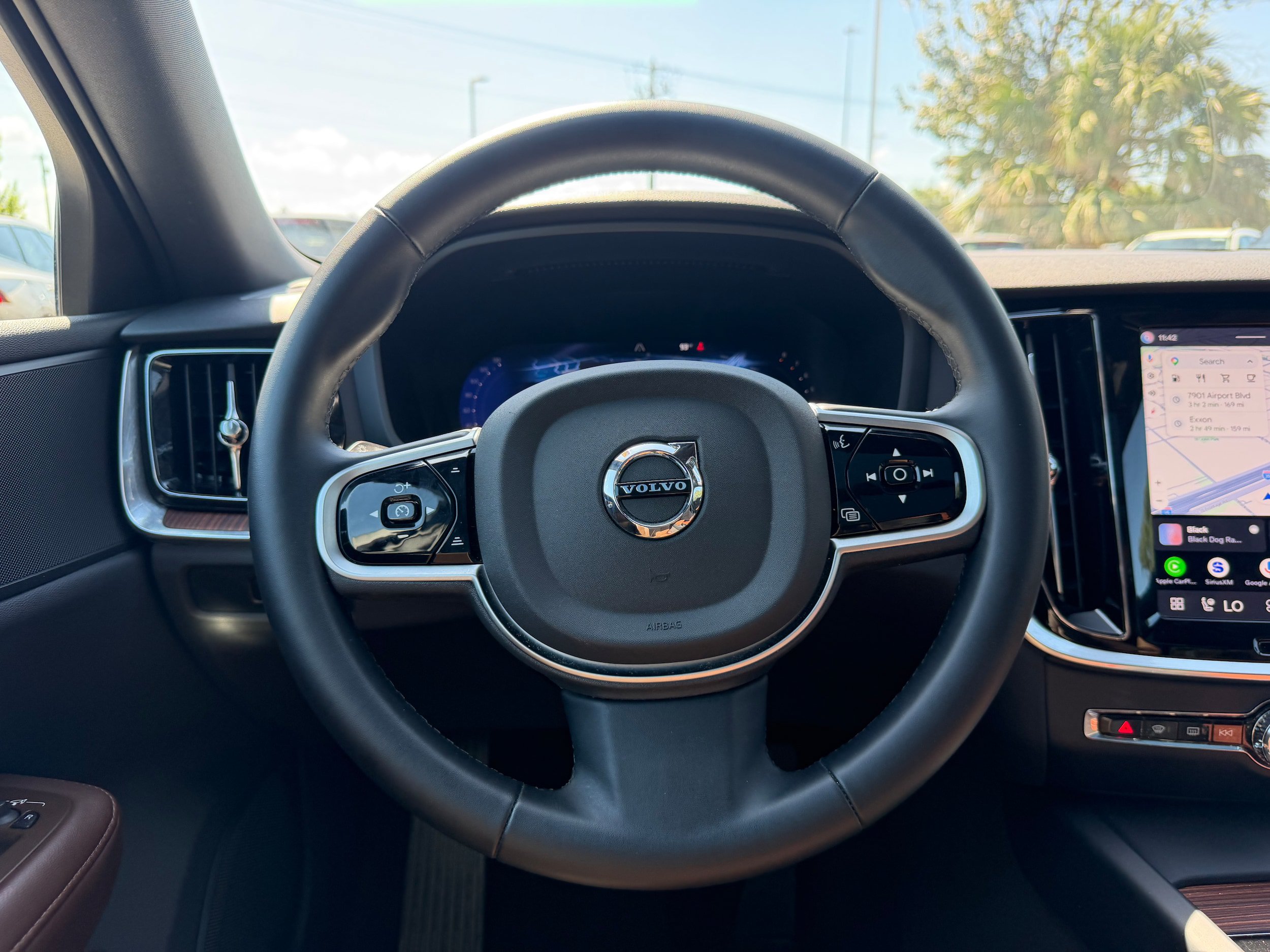 Certified 2025 Volvo V60 B5 Cross Country Plus AWD/4WD image 17