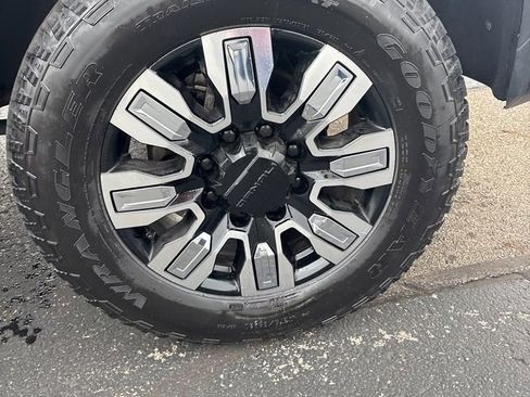 Used 2024 GMC Sierra 2500 Denali w/ Denali Reserve Package image 9