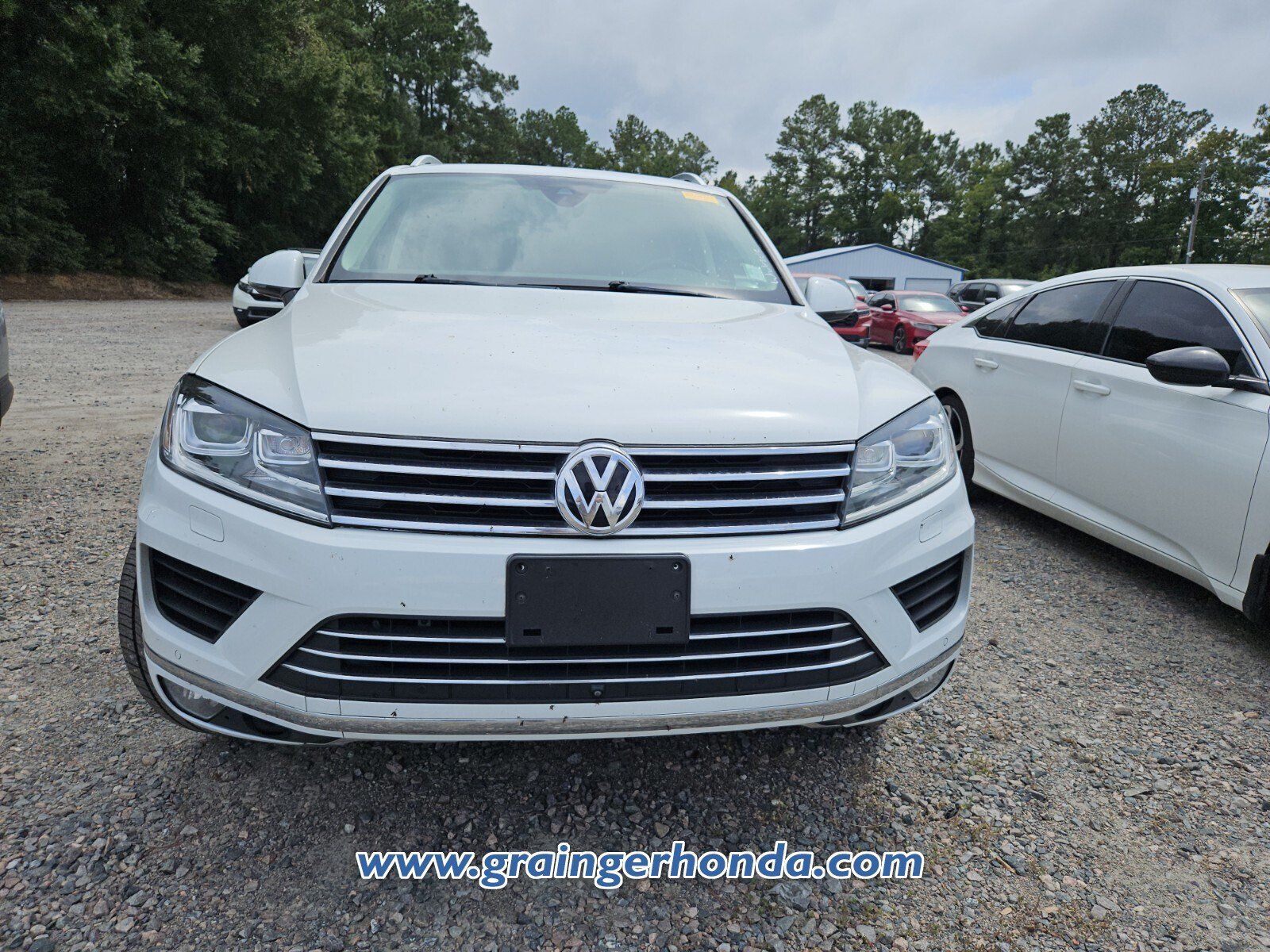 Used 2016 Volkswagen Touareg Executive AWD/4WD image 3