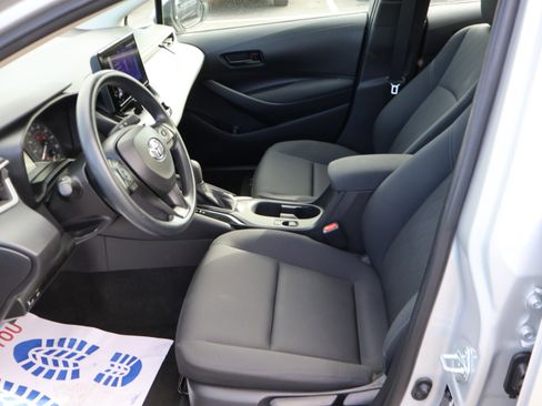 Used 2024 Toyota Corolla LE image 39