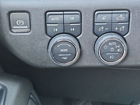 Used 2024 Chevrolet Silverado 2500 LTZ w/ LTZ Plus Package image 17