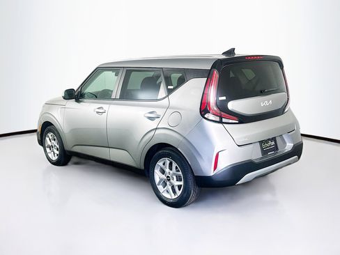 Used 2025 Kia Soul LX w/ LX Technology Package FWD image 5