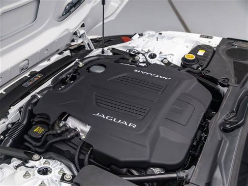 Certified 2024 Jaguar F-TYPE Coupe AWD image 16