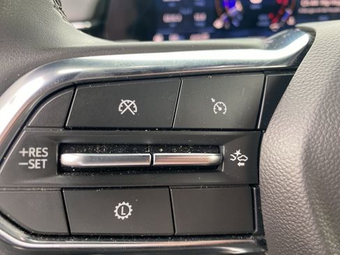 Used 2025 Chevrolet Suburban Z71 image 26