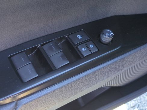 Used 2025 Toyota Camry XSE FWD image 15