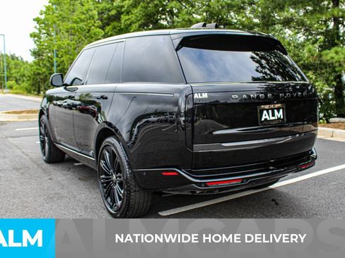 Used 2025 Land Rover Range Rover SE AWD/4WD image 4