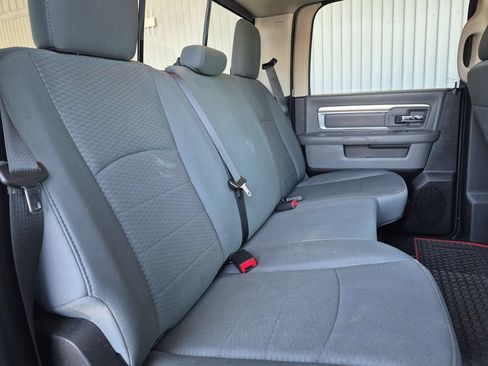 Used 2018 RAM 1500 Classic SLT AWD/4WD image 15