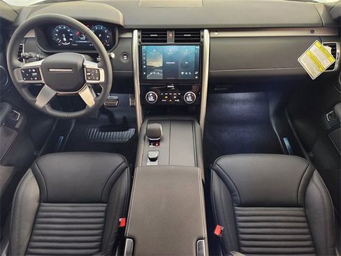 New 2026 Land Rover Discovery Limited Edition image 4