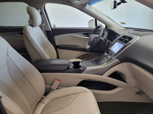 Used 2019 Lincoln Nautilus Select FWD image 21