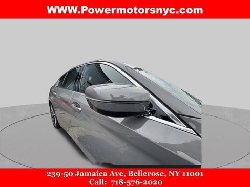 Used 2021 BMW 530i xDrive w/ Executive Package AWD/4WD image 8