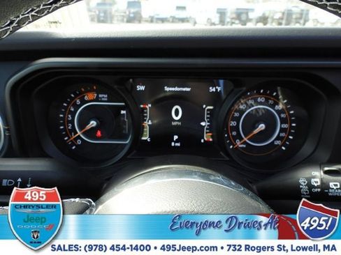 New 2025 Jeep Wrangler Sahara w/ Technology Group image 20