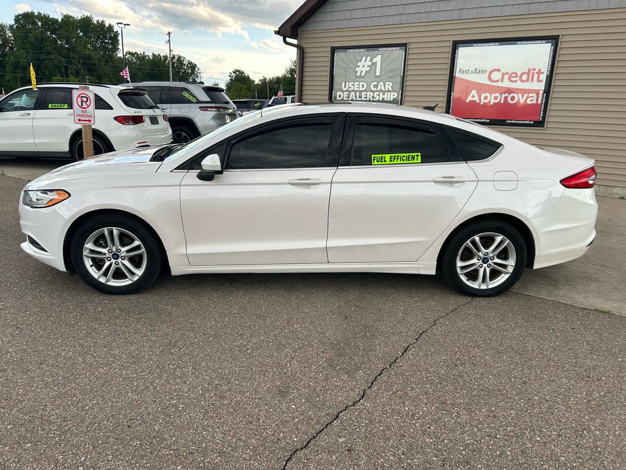Used 2018 Ford Fusion SE w/ Fusion SE Technology Package FWD image 8