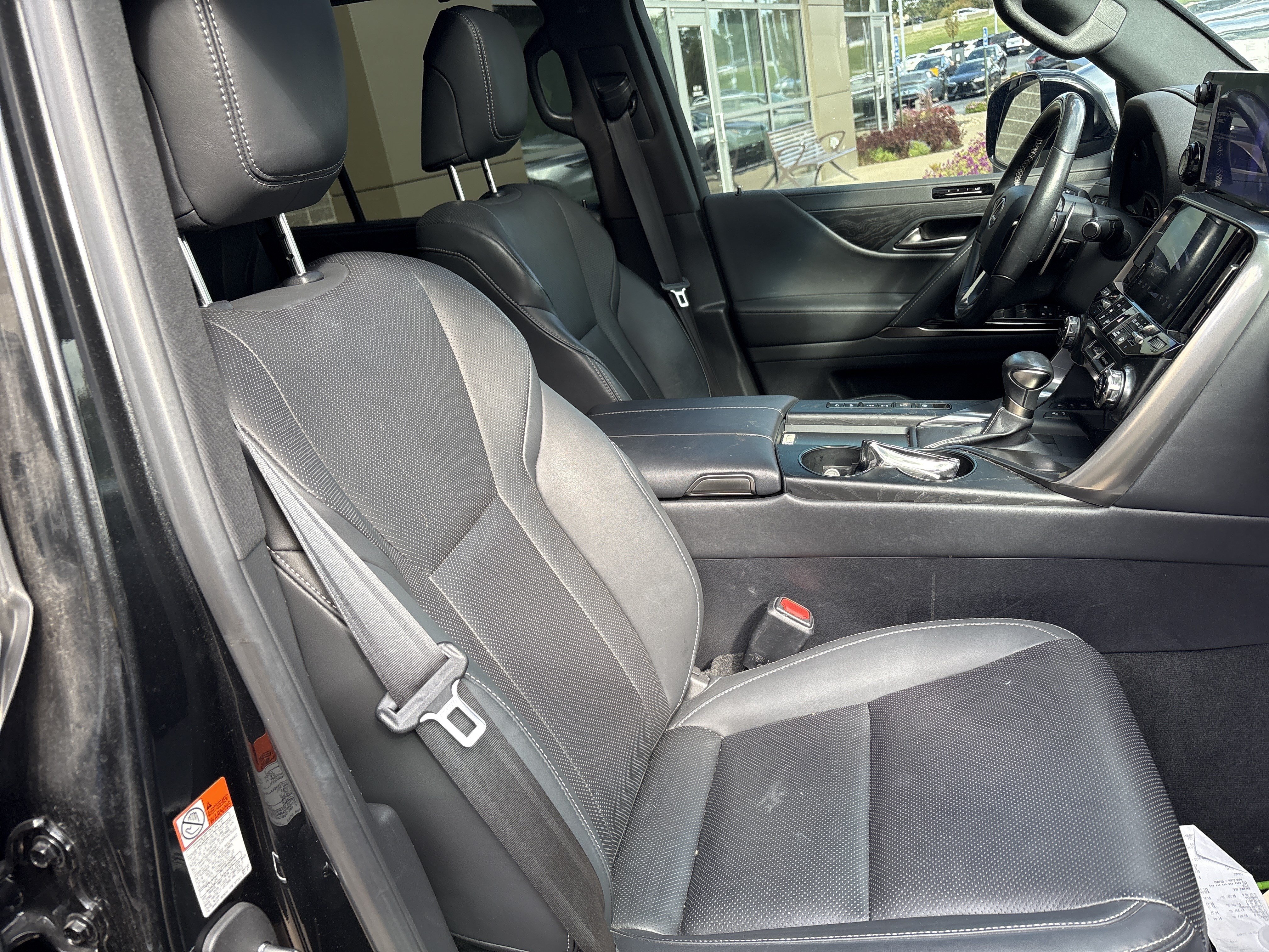 Used 2024 Lexus LX 600 4WD w/ Appearance Package image 33