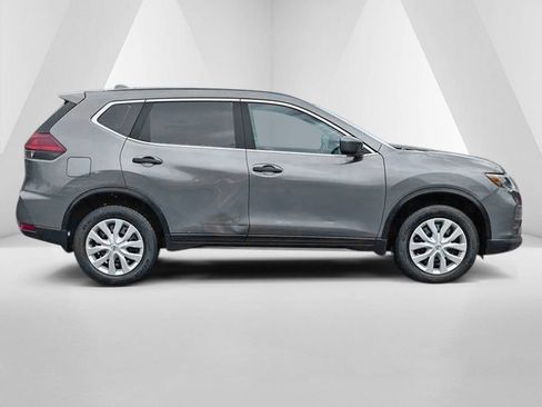 Used 2018 Nissan Rogue S AWD/4WD image 10
