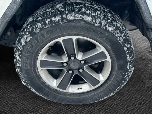 Certified 2018 Jeep Wrangler Unlimited Sahara image 9