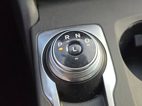 Used 2020 Ford Escape SE image 27