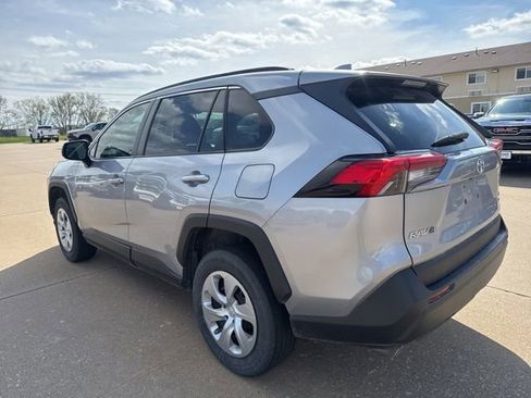 Used 2019 Toyota RAV4 LE image 5