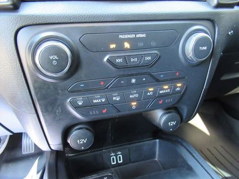 Used 2022 Ford Ranger Lariat w/ Tremor Off-Road Package AWD/4WD image 31