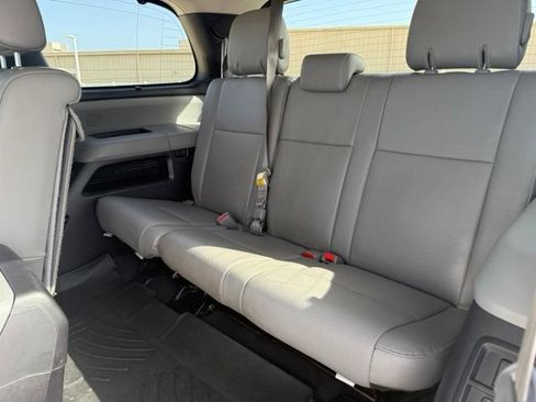 Used 2022 Toyota Sequoia Platinum AWD/4WD image 12