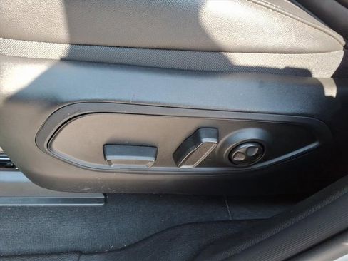 New 2025 Jeep Grand Cherokee L Limited w/ Luxury Tech Group II image 8