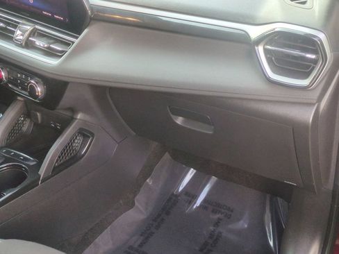 Used 2025 Chevrolet TrailBlazer LT FWD image 18