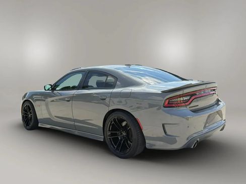 Used 2018 Dodge Charger R/T Scat Pack RWD image 4