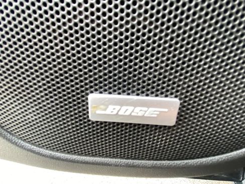 Used 2017 GMC Acadia SLT image 16