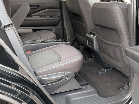 Used 2024 Nissan Pathfinder SV w/ SV Premium Package image 20