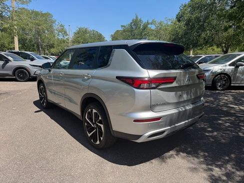 Used 2024 Mitsubishi Outlander SE Black Edition AWD/4WD image 4