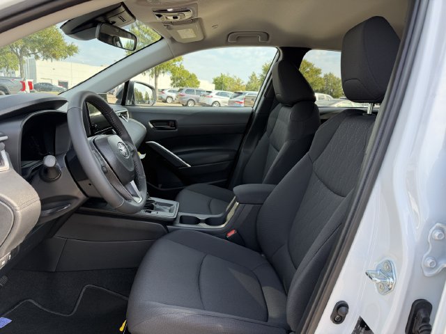 Used 2026 Toyota Corolla Cross LE FWD image 23