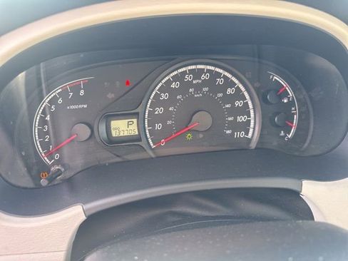 Used 2013 Toyota Sienna LE w/ Towing Pkg image 7