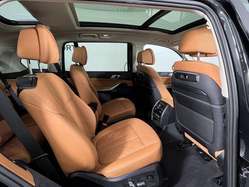 Certified 2024 BMW X7 xDrive40i w/ Premium Package image 25