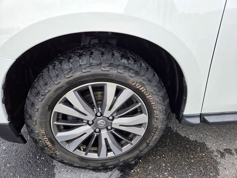 Used 2018 Nissan Pathfinder SV AWD/4WD image 31