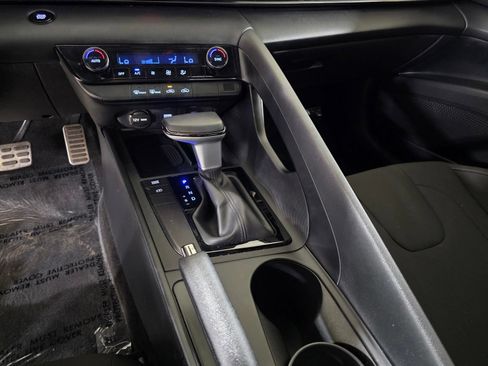Certified 2025 Hyundai Elantra Sport FWD image 27