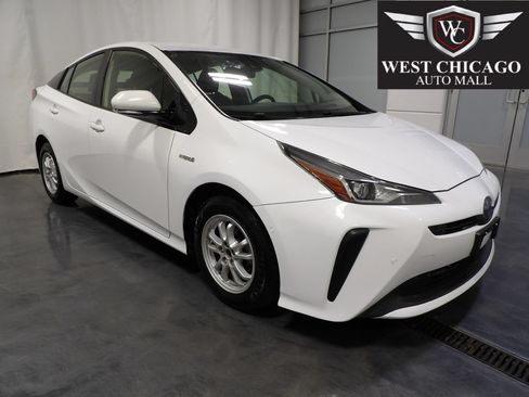 Used 2019 Toyota Prius LE FWD image 1