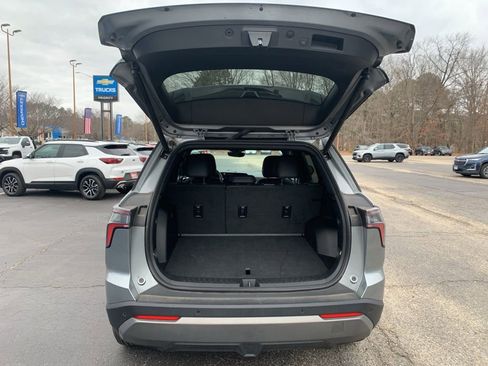 Used 2025 Chevrolet Equinox LT w/ Convenience Package II image 14