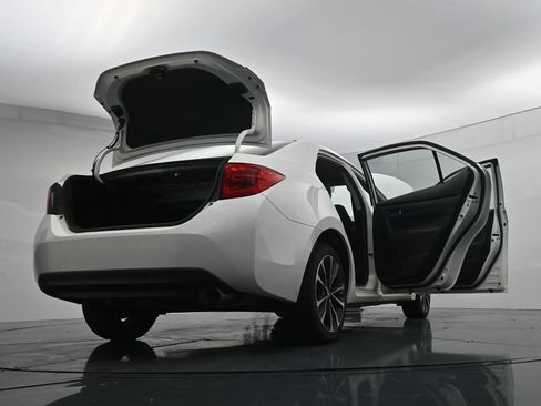 Used 2019 Toyota Corolla SE FWD image 30
