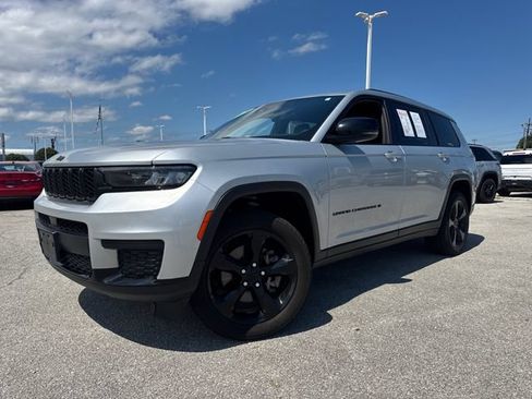 Used 2023 Jeep Grand Cherokee L Laredo AWD/4WD image 1