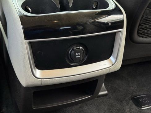 Used 2024 Kia Carnival EX FWD image 31